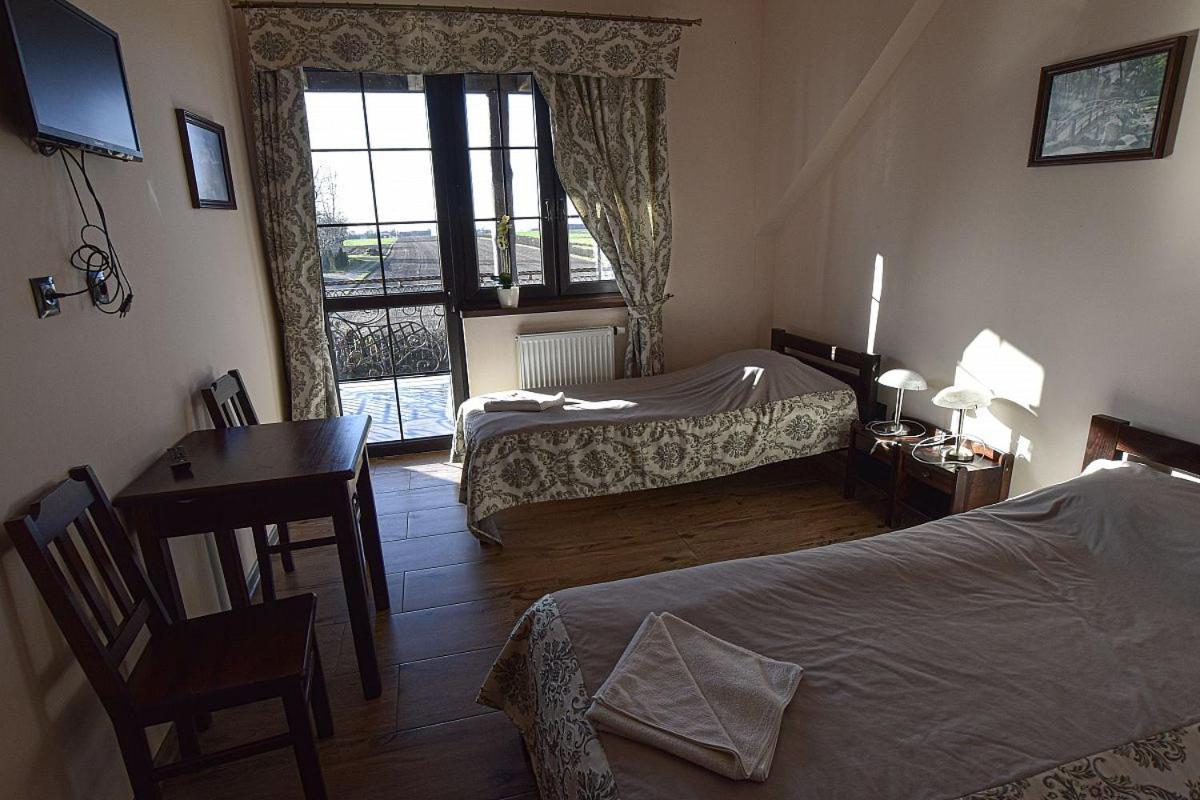 Osrodek Bialy Lew Bed & Breakfast Wojciechow  Exterior photo